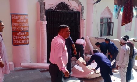 फर्श पर गिरा ज्वालामुखी मंदिर के लंगर भवन के द्वार पर बना स्लैब, बाल-बाल बचे श्रद्धालु