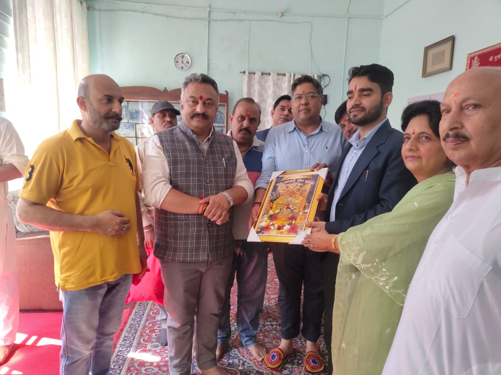 शिक्षा मंत्री रोहित ठाकुर व सीपीएस आशीष बुटेल ने कांगड़ा मंदिर में टेका माथा