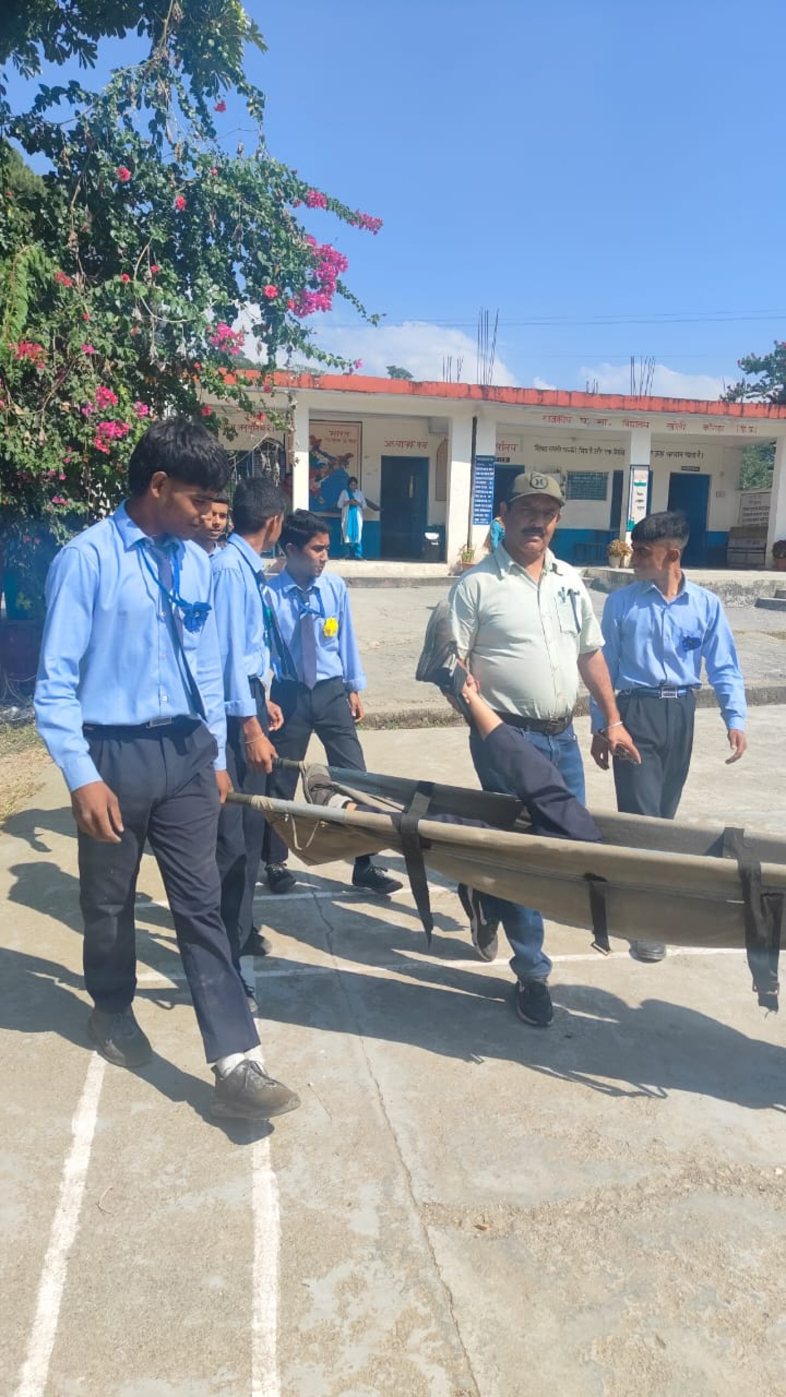 खोली स्कूल में किया ' मॉक ड्रिल ' का आयोजन