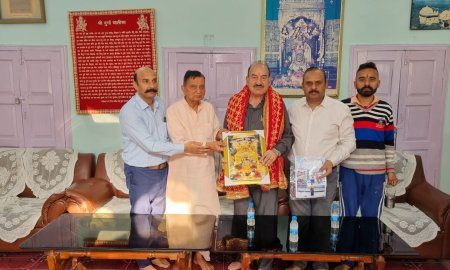 पूर्व मंत्री एवं वरिष्ठ कांग्रेस नेता कौल सिंह ठाकुर ने बज्रेश्वरी मंदिर कांगड़ा में नवाया शीश