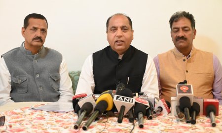 मेरी चिंता छोड़ अपनी हिलती कुर्सी की चिंता करें मुख्यमंत्री : जयराम ठाकुर