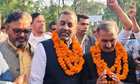 जिला महासचिव पवन कालिया सहित अन्य पदाधिकारियों ने मुख्यमंत्री के सामने रखी अपनी मांगें