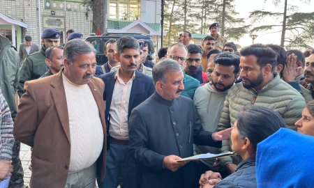 मुख्यमंत्री के पास दुखड़ा लेकर पहुंचे करुणा मूलक परिवार