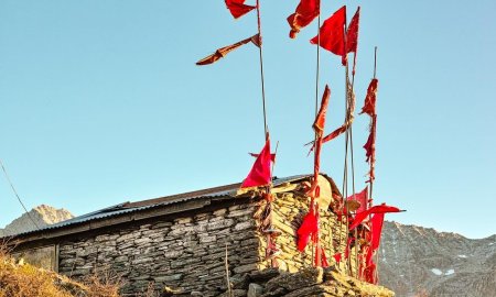 आदि हिमानी चामुंडा मंदिर: श्रद्धा और समर्पण से पुनर्निर्माण की कहानी