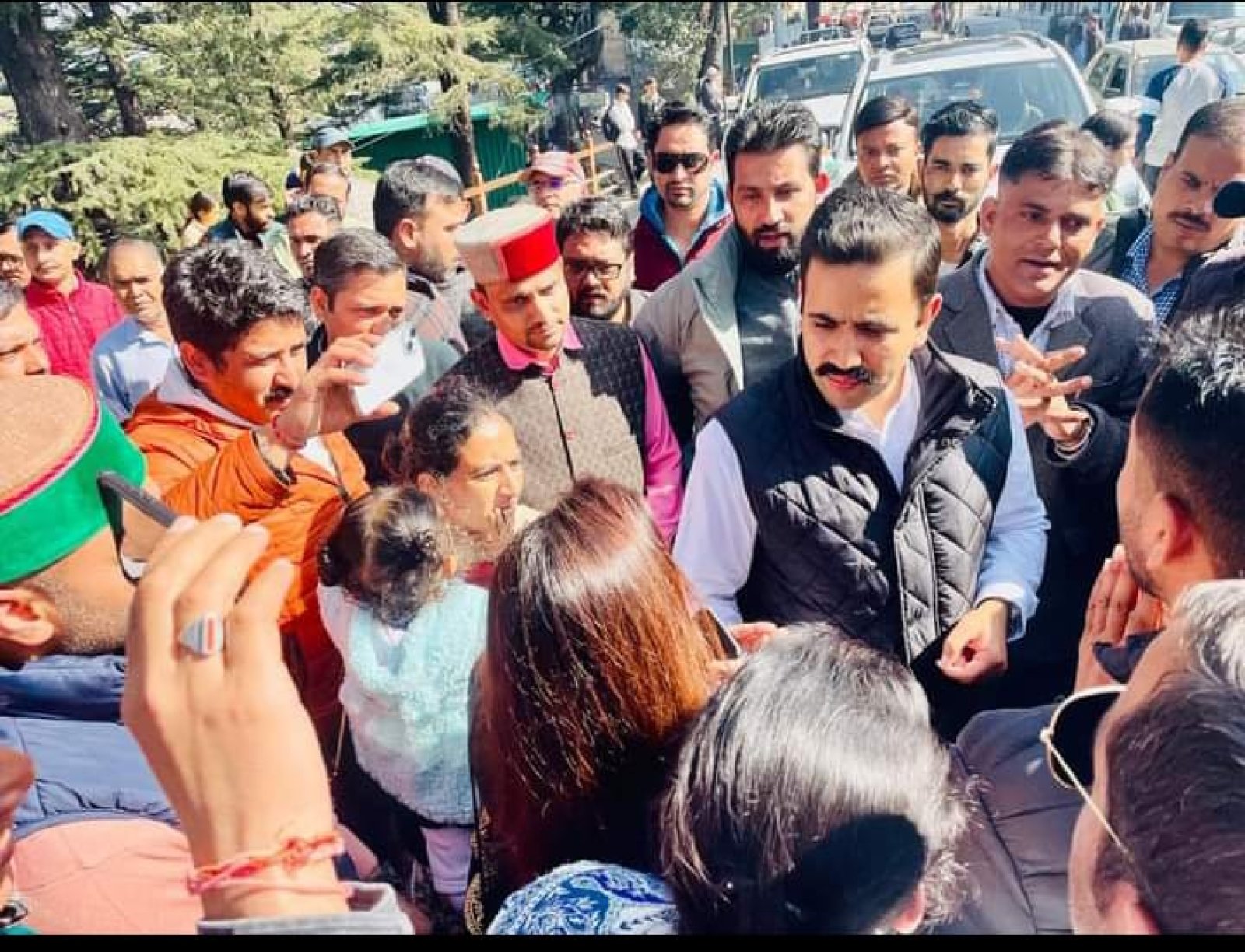 वोकेशनल टीचर्स के तारणहार बनने पहुंचे विक्रमादित्य सिंह, हर संभव सहयोग का दिया आश्वासन