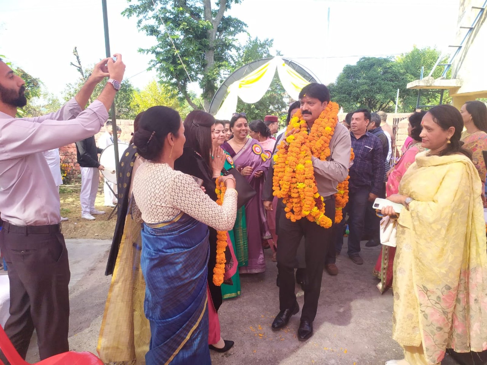 सुक्खू सरकार ने सकोह स्कूल के कमरों को दिलवाया बजट, नई सोलर लाइटें भी मंजूर