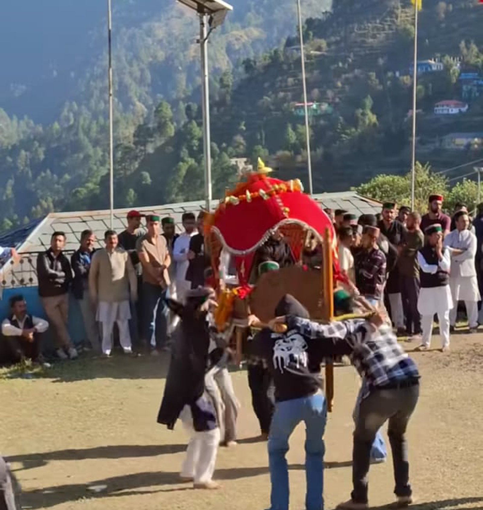 शिमला ग्रामीण की ग्राम पंचायत बाग में नव निर्मित तीन सड़के जनता को समर्पित