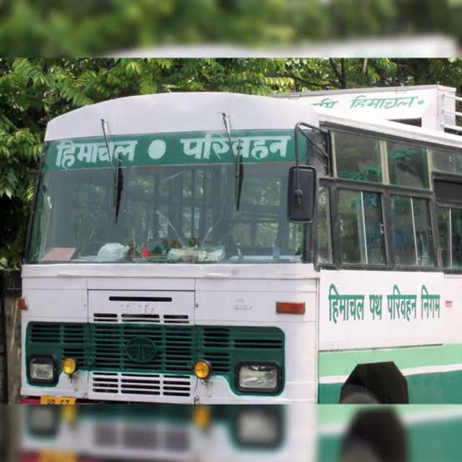 एचआरटीसी बसों में पास वाले बच्चों के साथ कंडक्टर कर रहे मनमानी