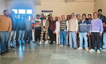 बेला बचाओ संघर्ष समिति ने तहसीलदार माध्यम से मुख्यमंत्री को सौंपा ज्ञापन