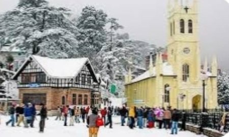 शिमला सहित हिमाचल के ऊपरी इलाकों में बर्फबारी जारी, बगवानों ने ली राहत की सांस