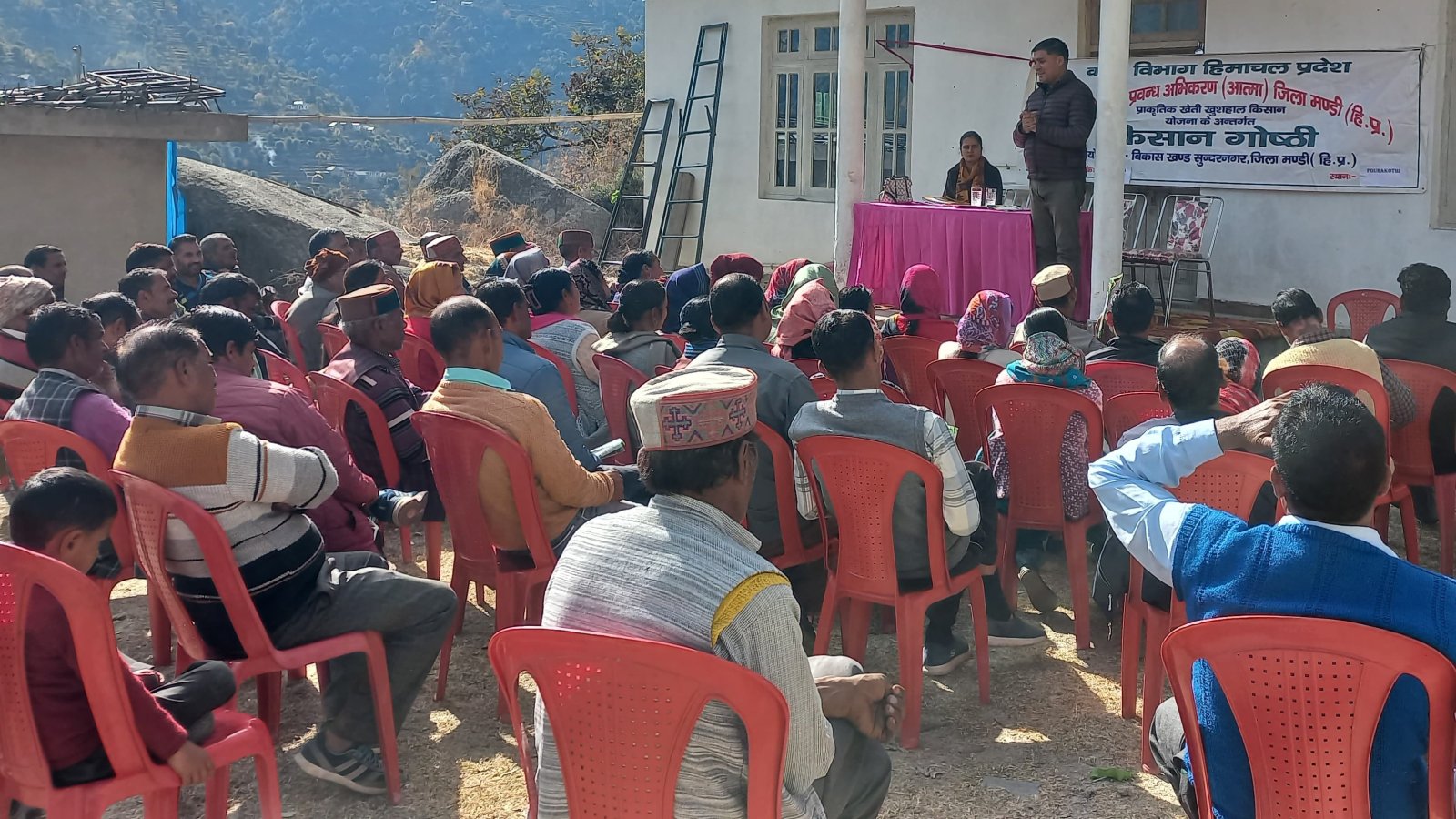 पौड़ाकोठी में प्राकृतिक खेती पर किसान गोष्ठी का किया आयोजन