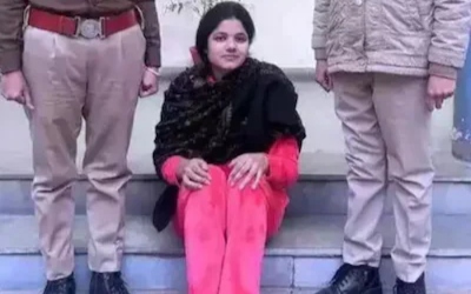 "दिल्ली की 'लुटेरी दुल्हन' गिरफ्तार, शादी और तलाक के नाम पर 1.25 करोड़ की ठगी"