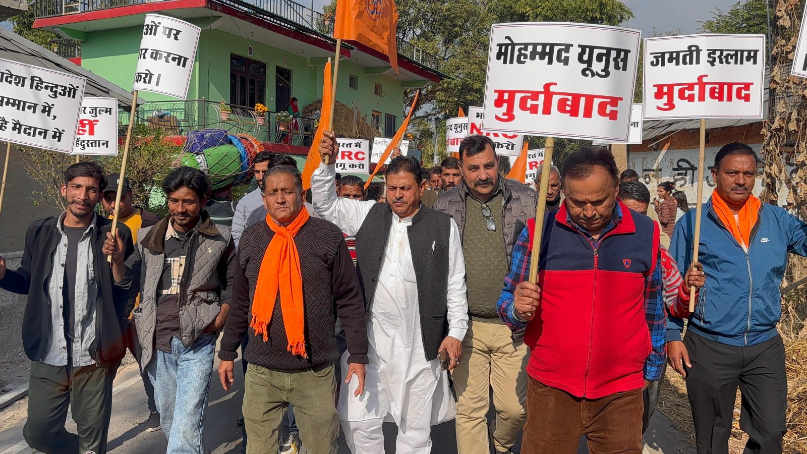 "बांग्लादेश में हिंदुओं पर अत्याचार के विरोध में कबाड़ी ग्राम पंचायत में रोष रैली आयोजित"