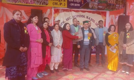राजोल स्कूल में धूमधाम से मनाया वार्षिक पारितोषिक वितरण समारोह