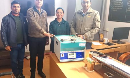 सिविल हॉस्पिटल कांगड़ा लेबोरेट्री को मिली सेंट्रीफ्यूज मशीन और सैंपल कलेक्शन चेयर