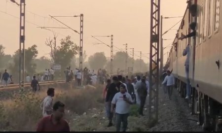 महाराष्ट्र: पुष्पक एक्सप्रेस में आग की अफवाह से मचा हड़कंप, दूसरी ट्रेन की चपेट में आकर 11 की मौत