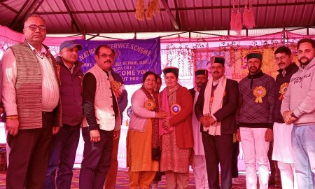शिक्षकों- अभिभावकों का दायित्व है बच्चों का समग्र विकास: कमलेश ठाकुर