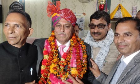 धनेटा स्कूल में हिंदी प्रवक्ता कुलदीप चौधरी को दी भावपूर्ण विदाई