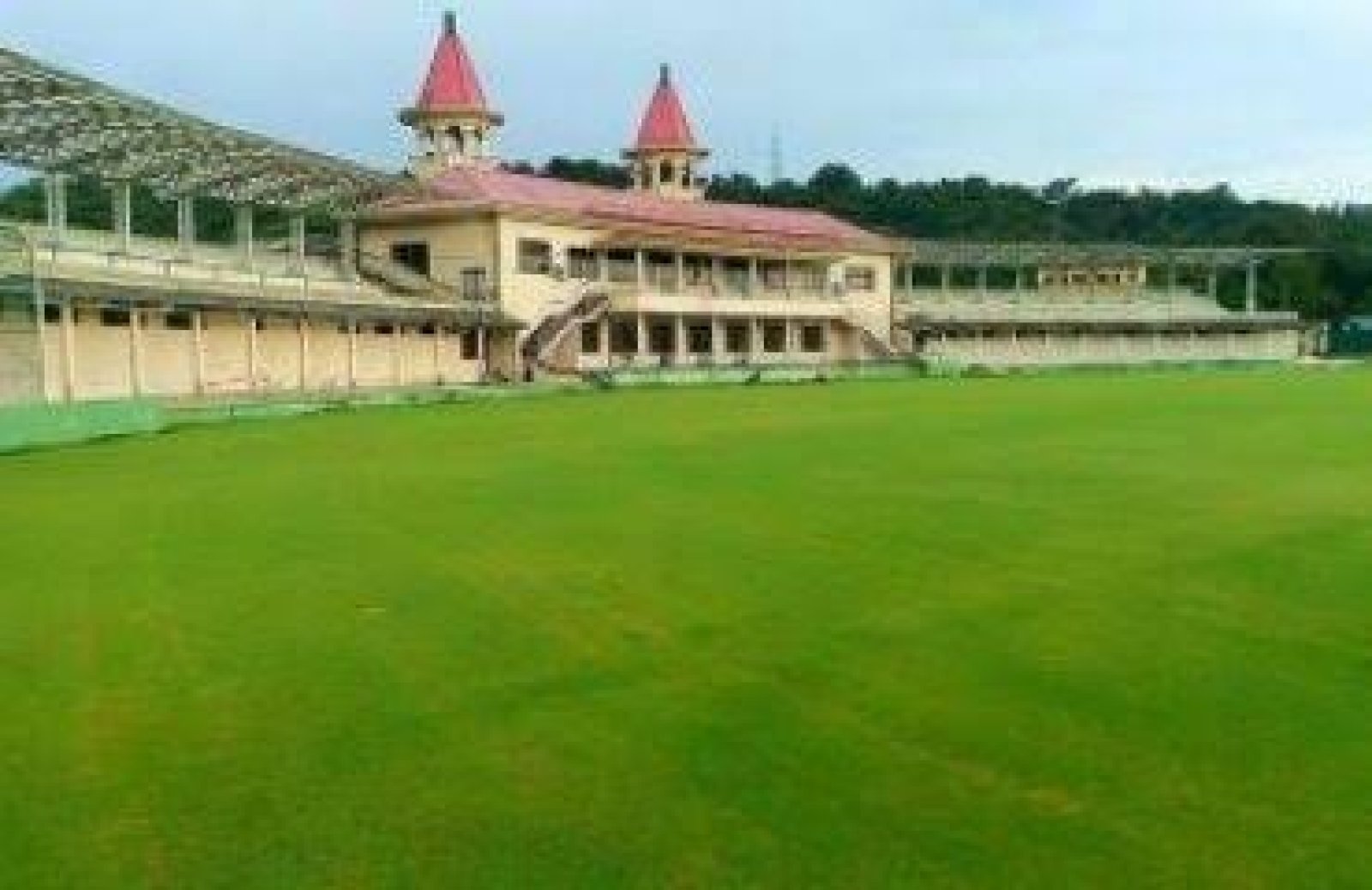 नादौन में संयुक्त खेल परिसर का विशेषज्ञों ने किया निरीक्षण
