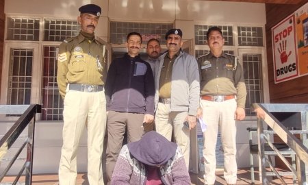 कांगड़ा और गगल पुलिस ने संयुक्त रूप से पकड़ा चिट्टा स्मगलर