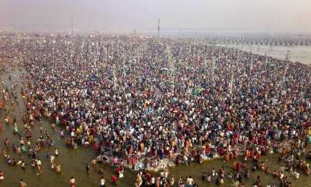 सीएम योगी ने संगम घाट पर किया गंगा पूजन साथ ही स्वच्छता अभियान में लिया भाग