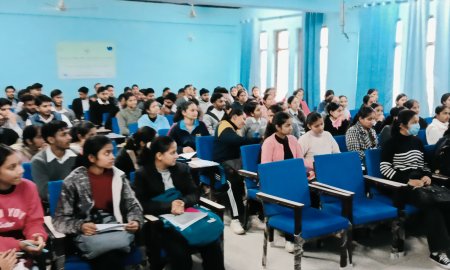 नादौन कॉलेज में प्लेसमेंट ड्राइव और करियर काउंसलिंग कार्यशाला का किया आयोजन