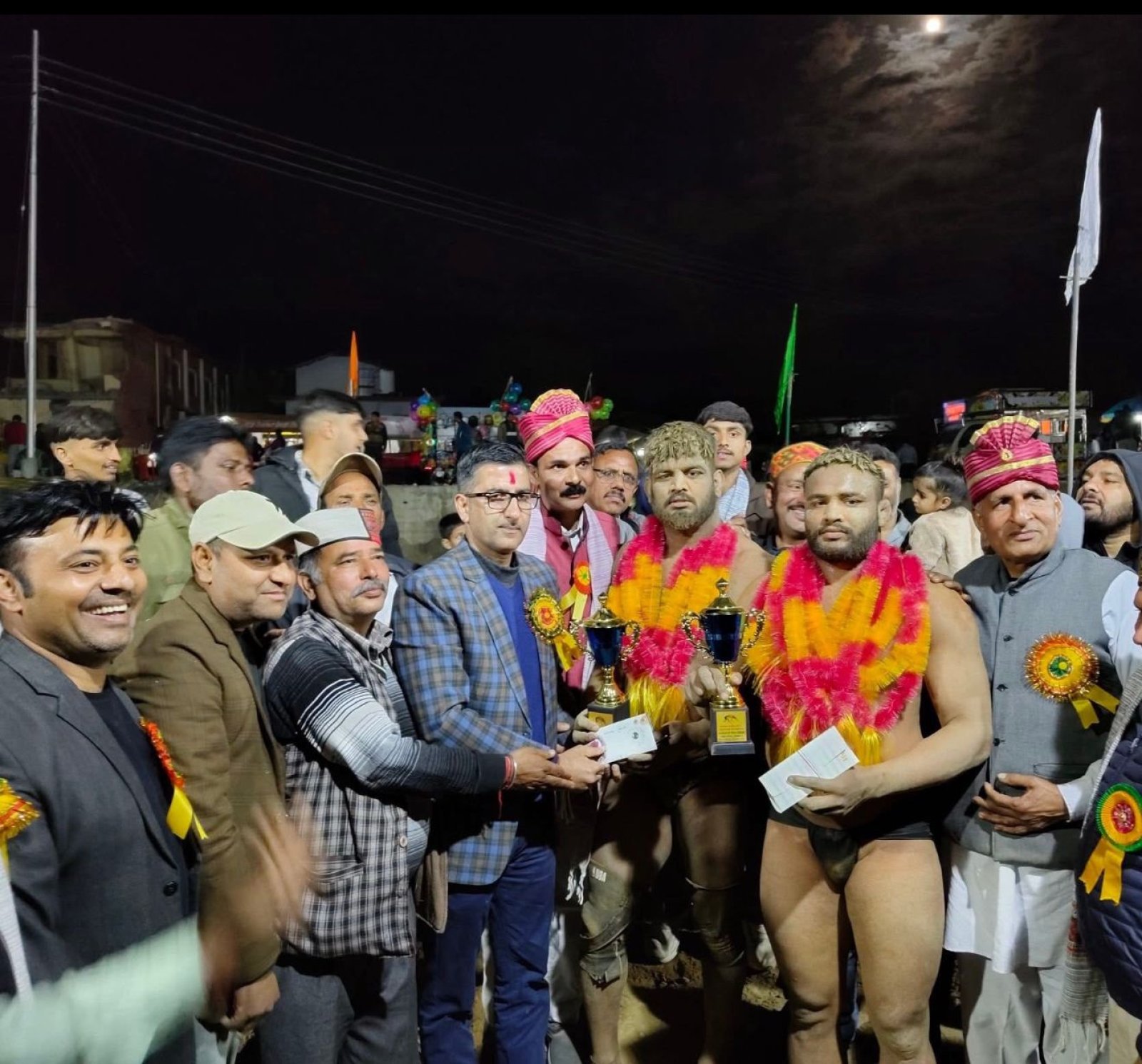 भूंपल गांव में विशाल दंगल का आयोजन, विजेता पहलवानों को किया गया सम्मानित