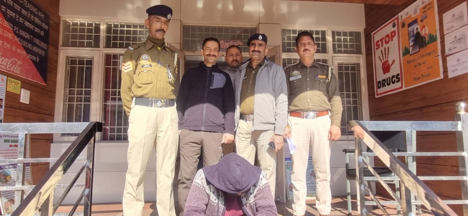 कांगड़ा और गगल पुलिस ने संयुक्त रूप से पकड़ा चिट्टा स्मगलर