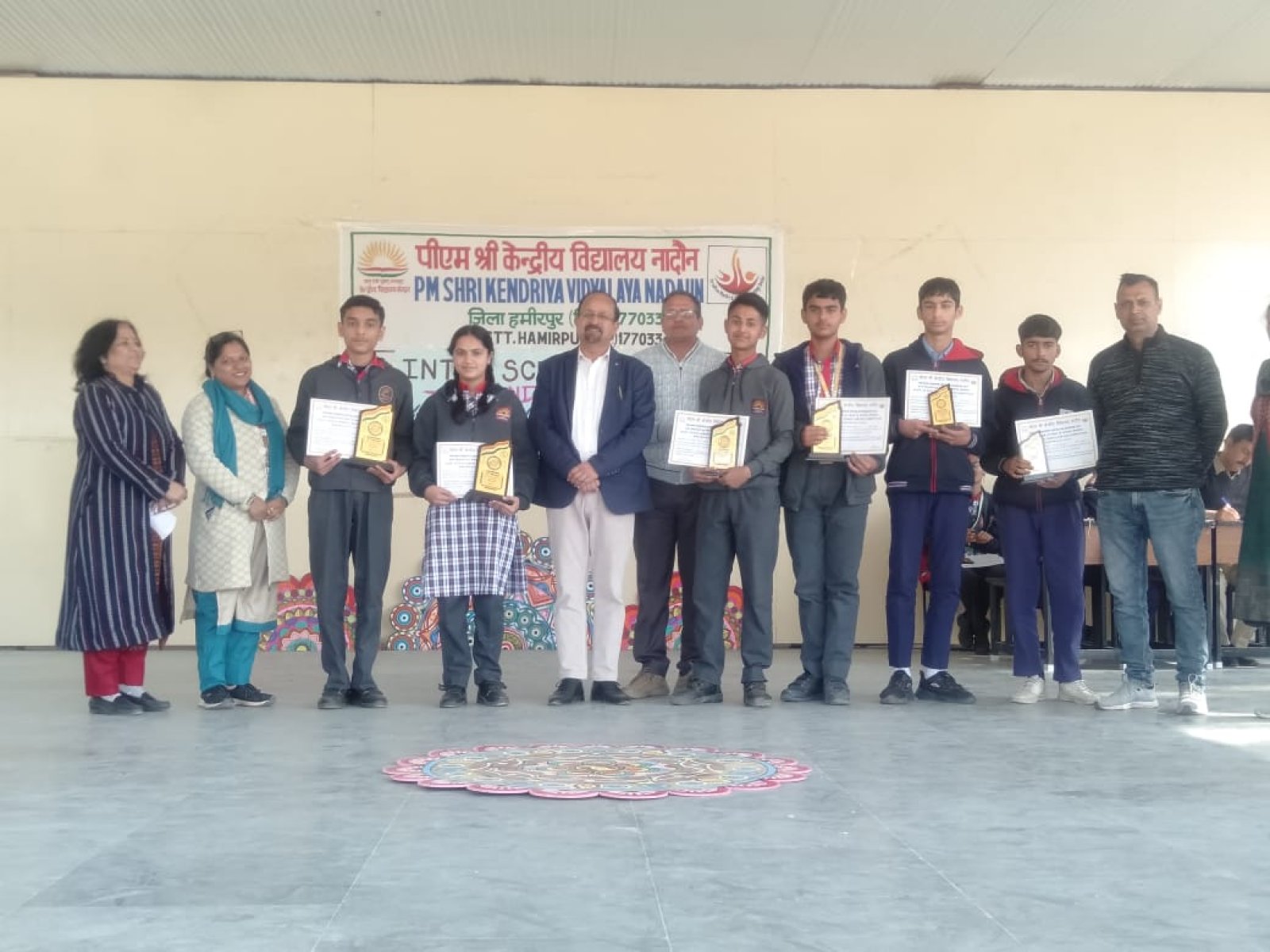 के वी स्कूल नादौन में अंतर विद्यालयी वाद-विवाद एवं प्रश्नोतरी प्रतियोगिता का किया आयोजन