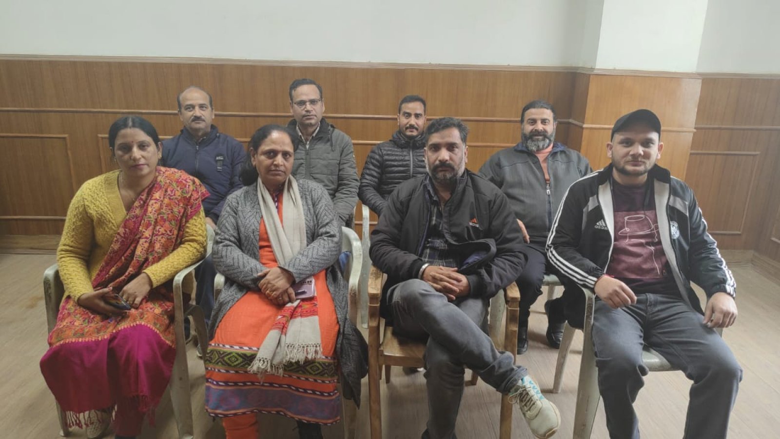 पटवारी-कानूनगो संघ की मांग के विरोध में नादौन में उपायुक्त कर्मचारी संघ की बैठक आयोजित
