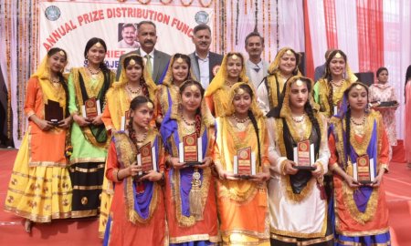 एमसीएम डीएवी कॉलेज कांगड़ा में वार्षिक पारितोषिक वितरण समारोह का किया आयोजन