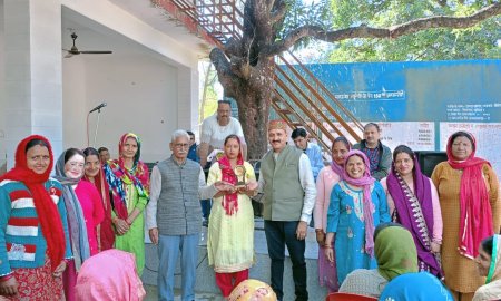 ग्राम पंचायत खोली में पंचायत प्रधान ने महिलाओं को किया सम्मानित