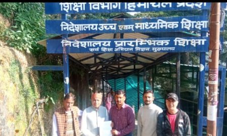 वरिष्ठ माध्यमिक पाठशाला धरोगडा में अध्यापकों के रिक्त पदों के चलते बच्चों का भविष्य अंधकारमय