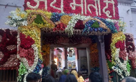 बज्रेश्वरी मंदिर कांगड़ा में दूसरे नवरात्रि के दिन 13800 श्रद्धालुओं ने टेका माथा।