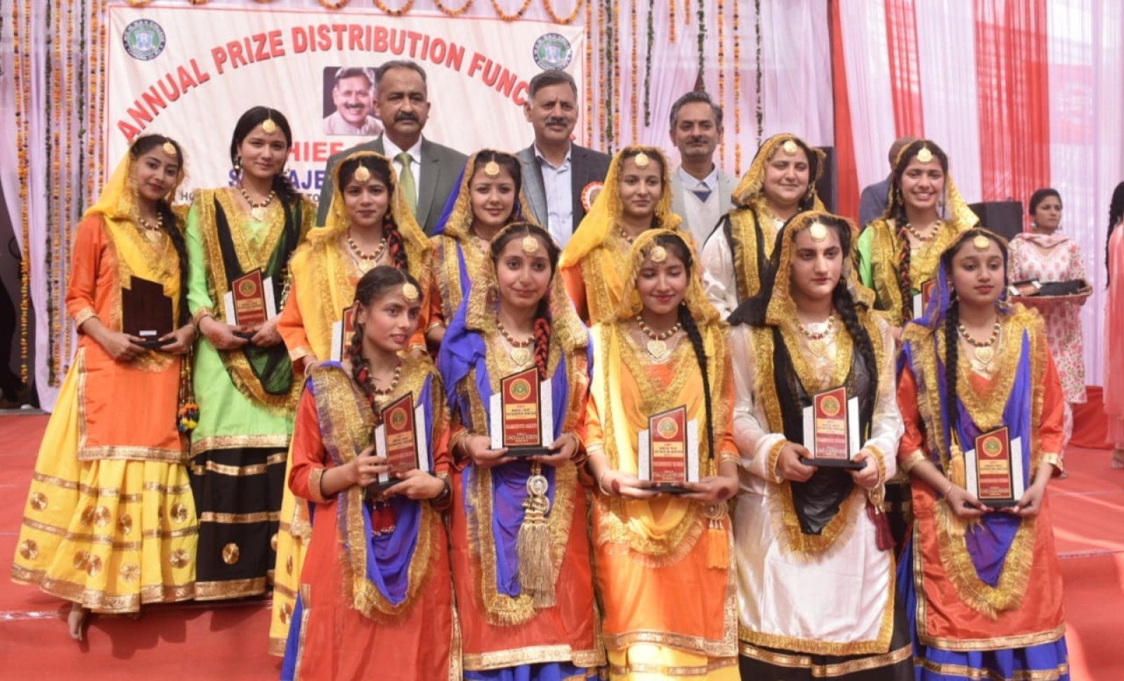 एमसीएम डीएवी कॉलेज कांगड़ा में वार्षिक पारितोषिक वितरण समारोह का किया आयोजन
