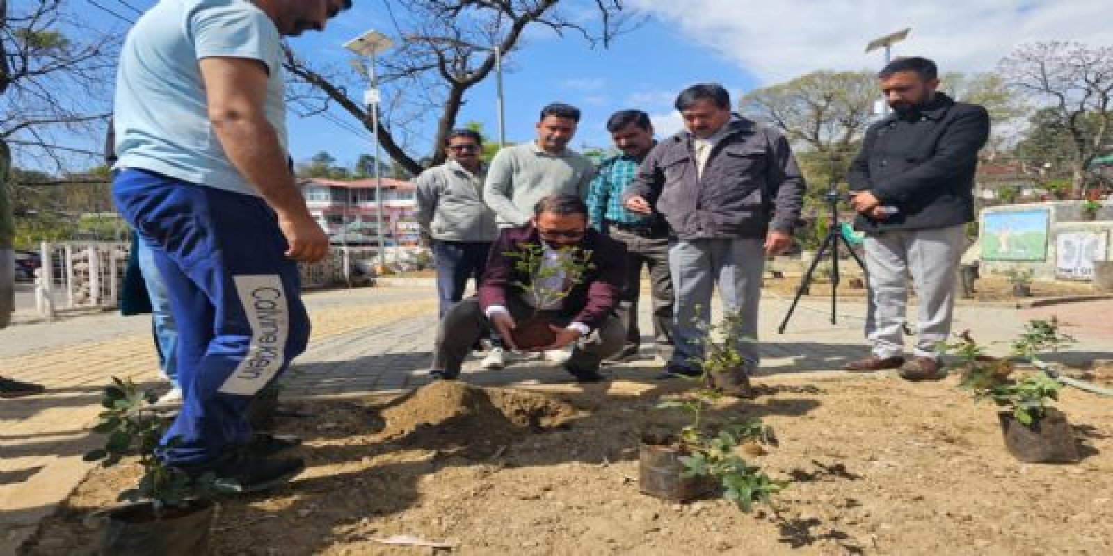 "ग्रीन वारियर्स फॉर ग्रीन धर्मशाला" अभियान का शुभारंभ, समृद्धि वाटिका में पौधारोपण