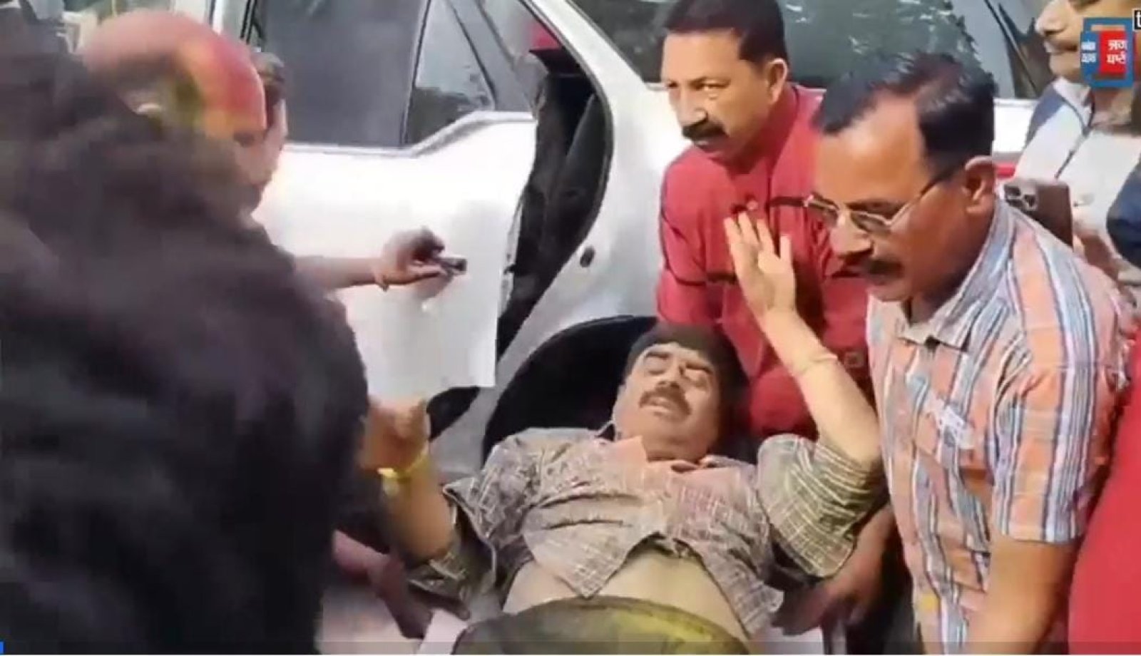 बिलासपुर में होली पर फायरिंग: पूर्व विधायक बंबर ठाकुर और पीएसओ घायल
