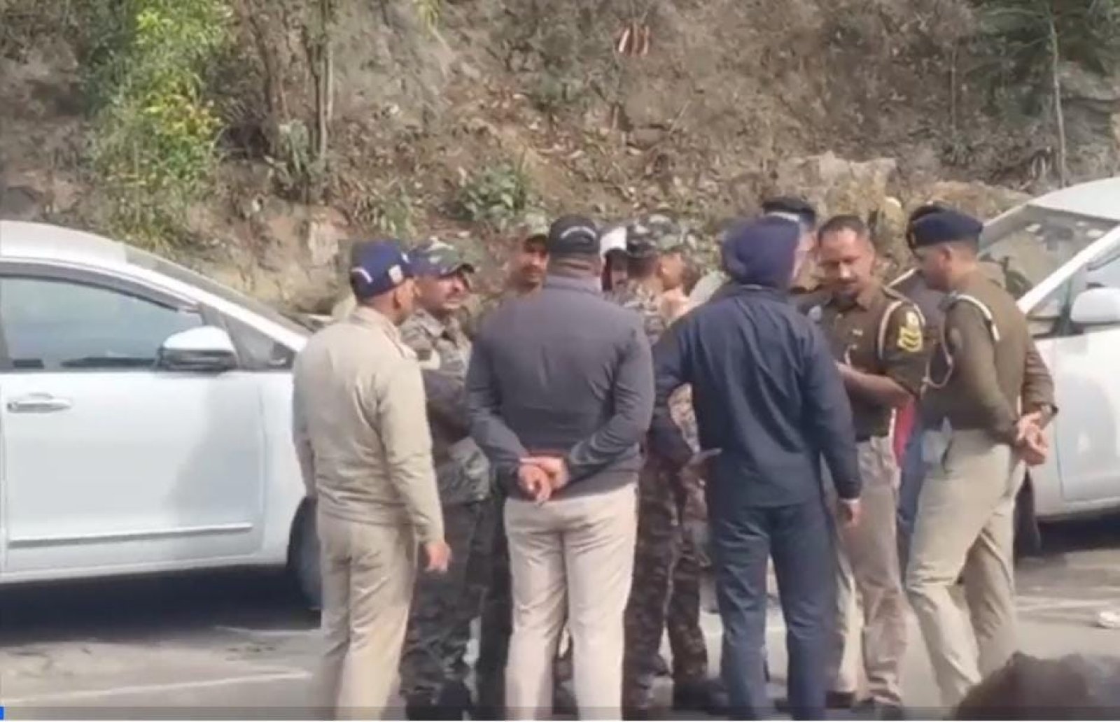 बिलासपुर में होली पर फायरिंग: पूर्व विधायक बंबर ठाकुर और पीएसओ घायल