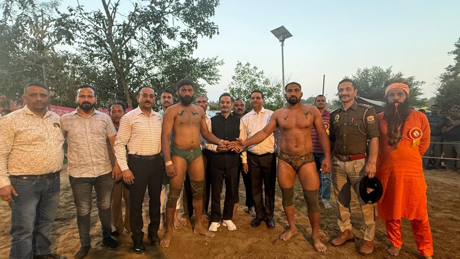 जलाड़ी मेले में मुख्य अतिथि बने एचआरटीसी उपाध्यक्ष अजय वर्मा, पहलवानों को किया सम्मानित