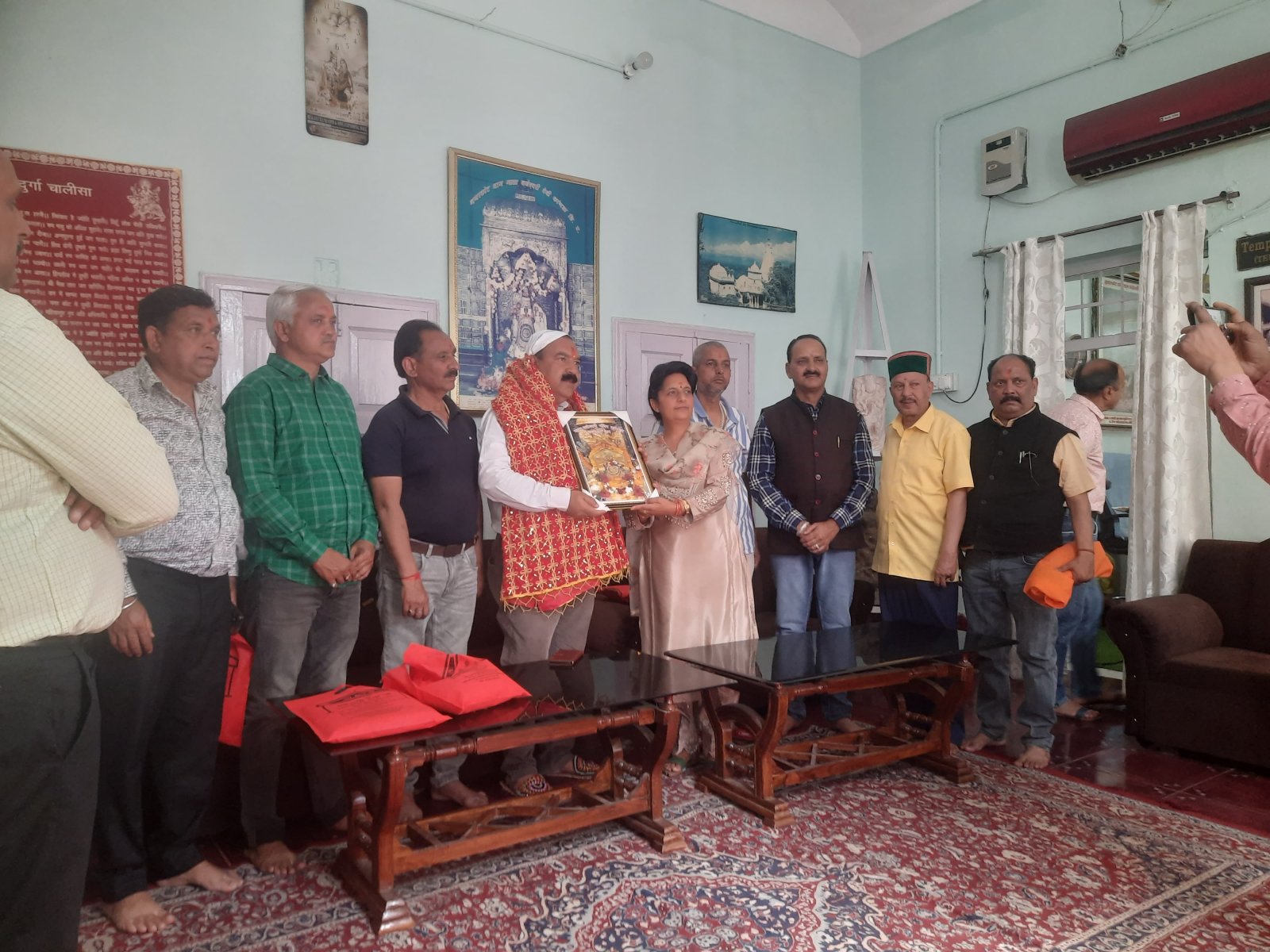 बजेश्वरी मंदिर कांगड़ा में आने वाले श्रद्धालुओं की सुविधाओं के लिए मिलकर करेंगे काम : नीशू मोंगरा