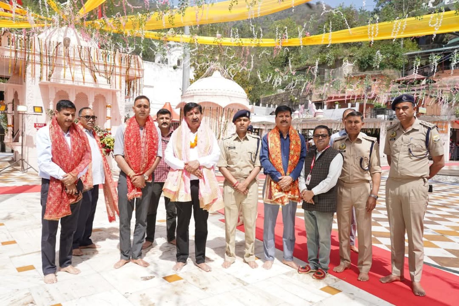 उपमुख्यमंत्री मुकेश अग्निहोत्री ने ज्वालामुखी मंदिर में नवरात्र पर किए दर्शन