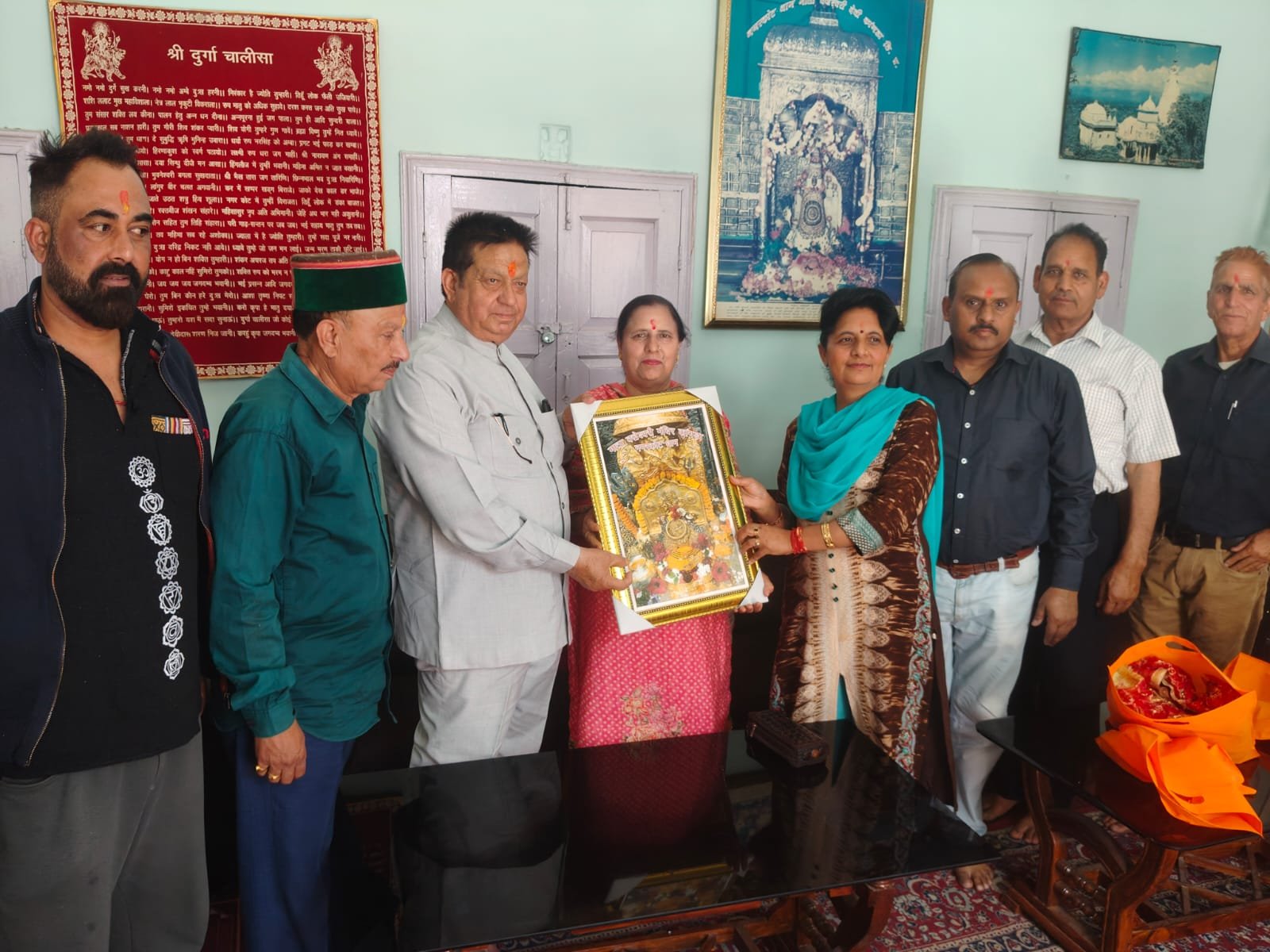 पूर्व विधायक चौधरी सुरेंद्र काकू ने मां बज्रेश्वरी देवी के दर नवाया शीश 
