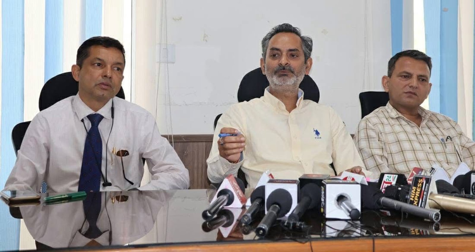 HRTC को आत्मनिर्भर बनाने की तैयारी तेज! इलेक्ट्रिक और वोल्वो बसों से बढ़ेगा राजस्व, यात्रियों को मिलेंगी स्मार्ट सुविधाएं