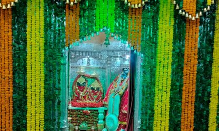 माता मुरारी देवी मेले के दूसरे दिन पूर्व मंत्री रूप सिंह ठाकुर ने भरी मां के दरबार में हाजिरी