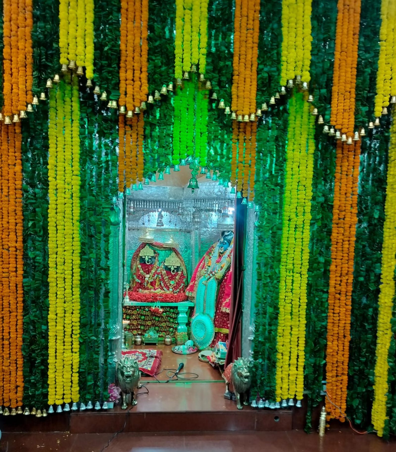 माता मुरारी देवी मेले के दूसरे दिन पूर्व मंत्री रूप सिंह ठाकुर ने भरी मां के दरबार में हाजिरी