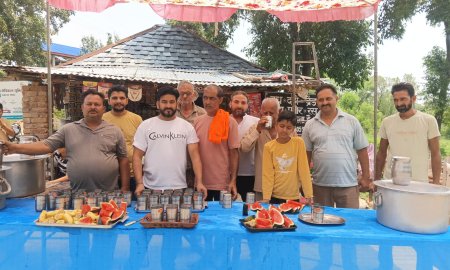 सेवा की मिसाल: परोबड़ के युवाओं ने किया छबील व भंडारे का आयोजन