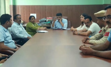 मानसून सीजन को लेकर एसडीएम की अध्यक्षता में समीक्षा बैठक आयोजित