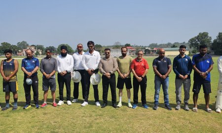 सेमीफाइनल से पहले स्टेडियम में श्रद्धांजलि, खिलाड़ियों ने रखा मौन 