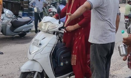 ज्वालामुखी मार्ग पर बजरी बना हादसों का कारण 