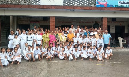 विश्व योग दिवस पर नादौन में स्कूली बच्चों संग भाजपा नेताओं ने किया योगाभ्यास 